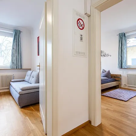 Haus Wendelgard I Zentrale Lage I Parkplatz I Ganze