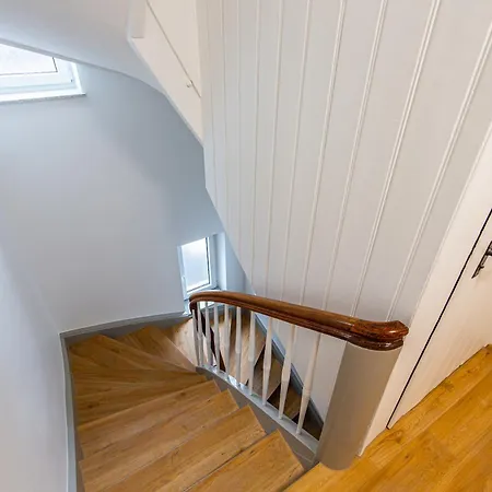 Haus Wendelgard I Zentrale Lage I Parkplatz I Ganze * Friedrichshafen