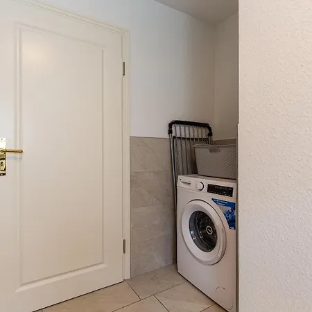 Haus Wendelgard I Zentrale Lage I Parkplatz I Ganze Friedrichshafen